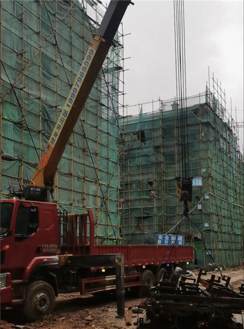 睢宁县“慢工细活”—— 吊车的 “微动控制” 技术